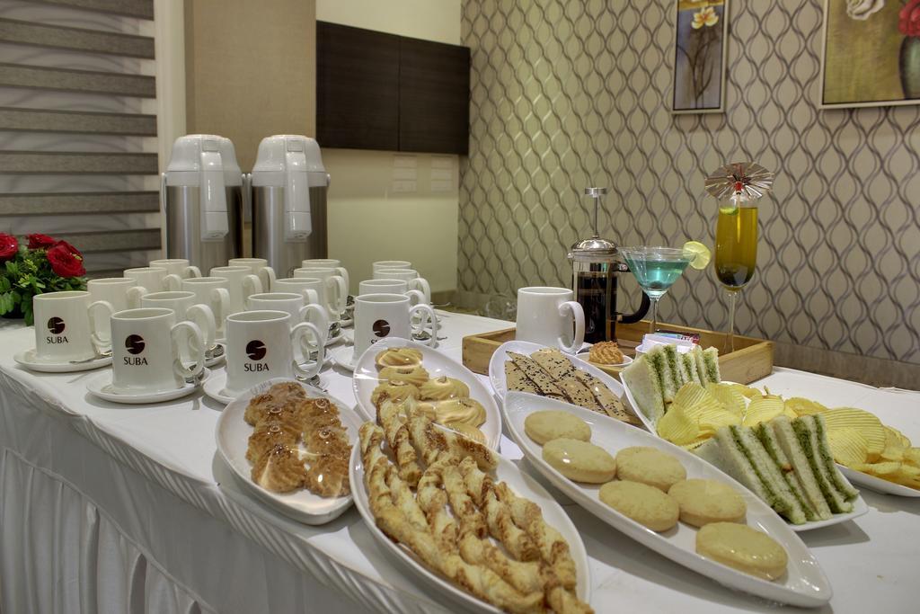 Hotel Suba Grand Dahej Esterno foto