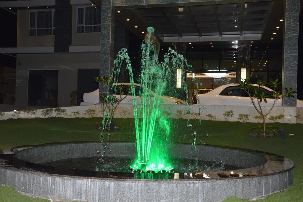Hotel Suba Grand Dahej Esterno foto